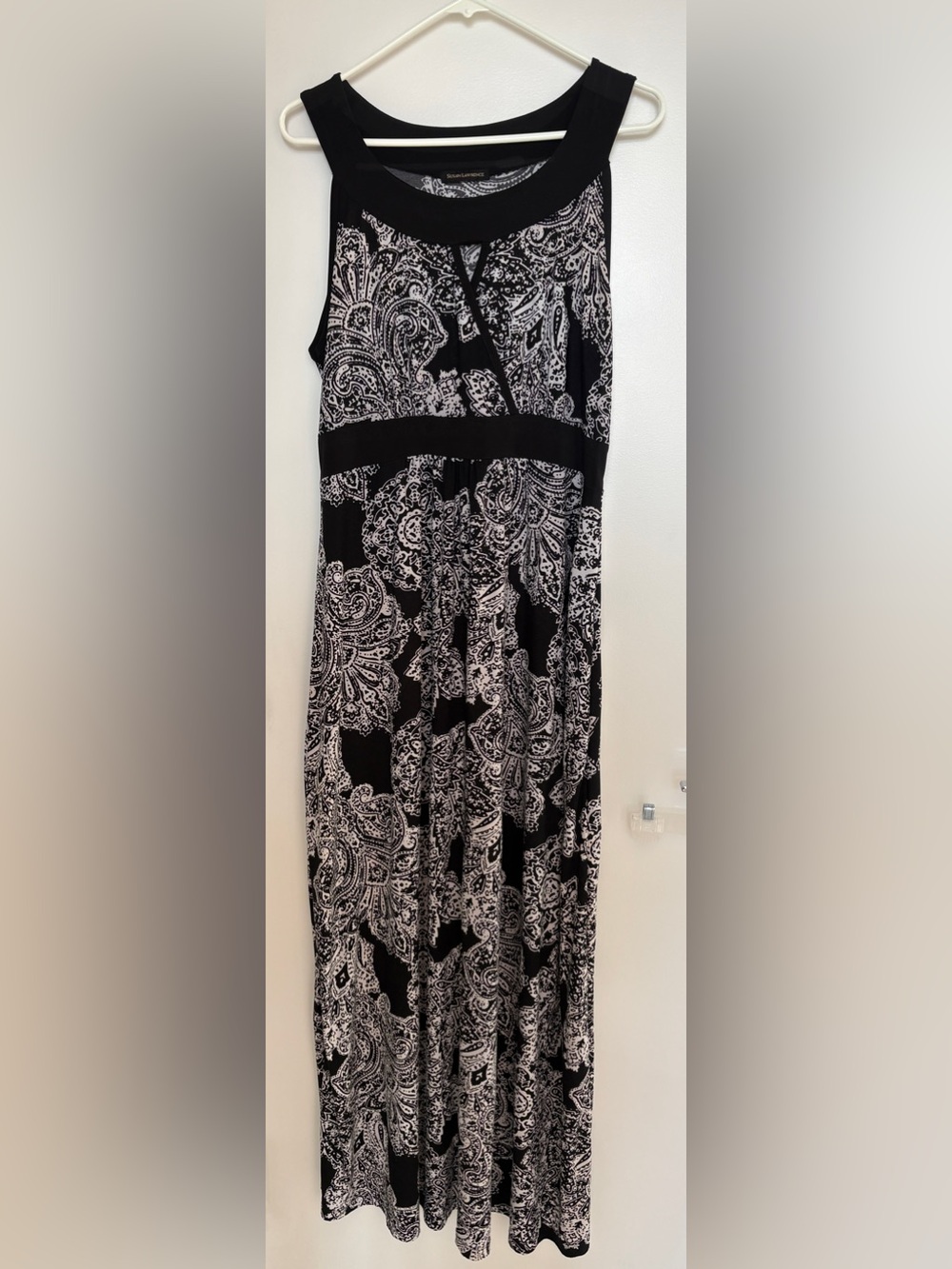 XL Maxi Dress - Peekaboo Front